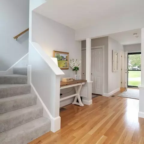 16 Mayfair Ct, Mashpee, MA 02649 photo 4