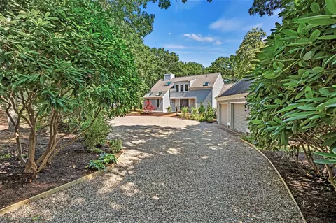49 Hook Dr, Mashpee, MA 02649 photo 1