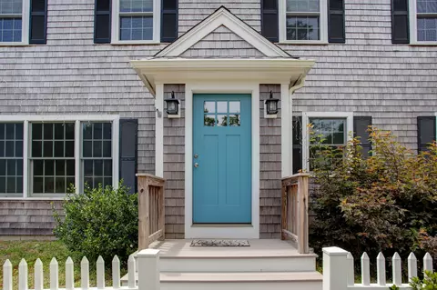 9 Bluff Rd, Sagamore, MA 02561 photo 1