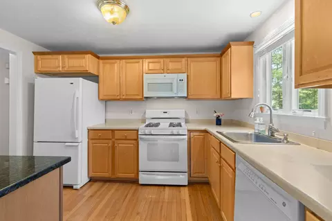 14 Beacon Ct, Mashpee, MA 02649 photo 14