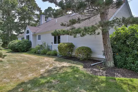 14 Beacon Ct, Mashpee, MA 02649 photo 28