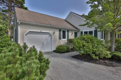 14 Beacon Ct, Mashpee, MA 02649 photo 3