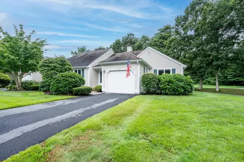 9 Par Three Ct, Mashpee, MA 02649 photo 2