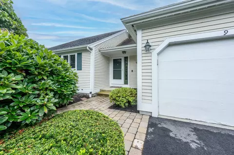 9 Par Three Ct, Mashpee, MA 02649 photo 1