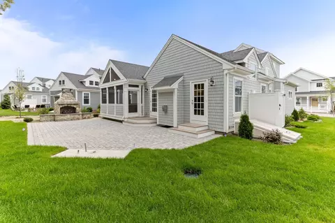 76 Cobblestone Cir, Mashpee, MA 02649 photo 5