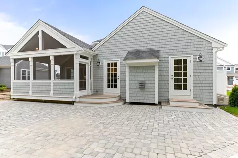 76 Cobblestone Cir, Mashpee, MA 02649 photo 4