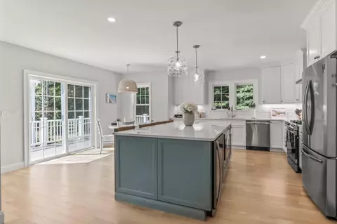 58 Cobblestone Cir, Mashpee, MA 02649 photo 9