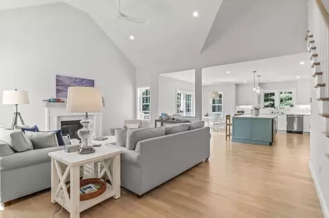 58 Cobblestone Cir, Mashpee, MA 02649 photo 5