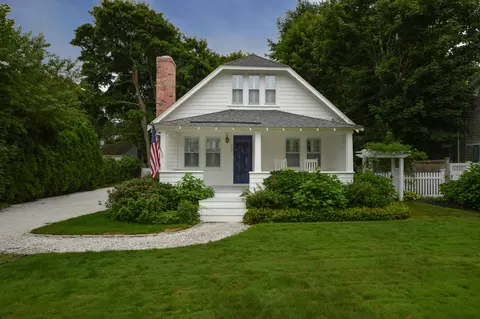 123 School St, Cotuit, MA 02635 photo 1