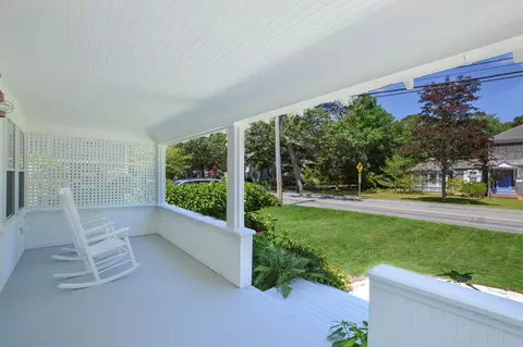 123 School St, Cotuit, MA 02635 photo 4