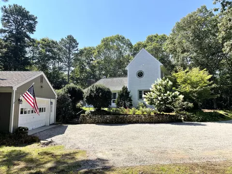 100 Bay Ln, Centerville, MA 02632 photo 2