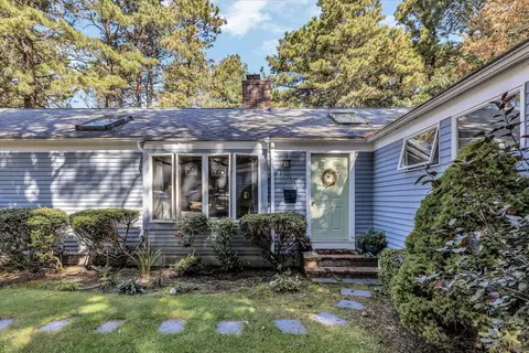 11 Barnacle Ln, Mashpee, MA 02649 photo 3