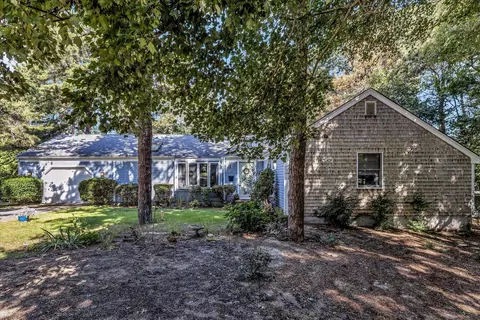 11 Barnacle Ln, Mashpee, MA 02649 photo 1