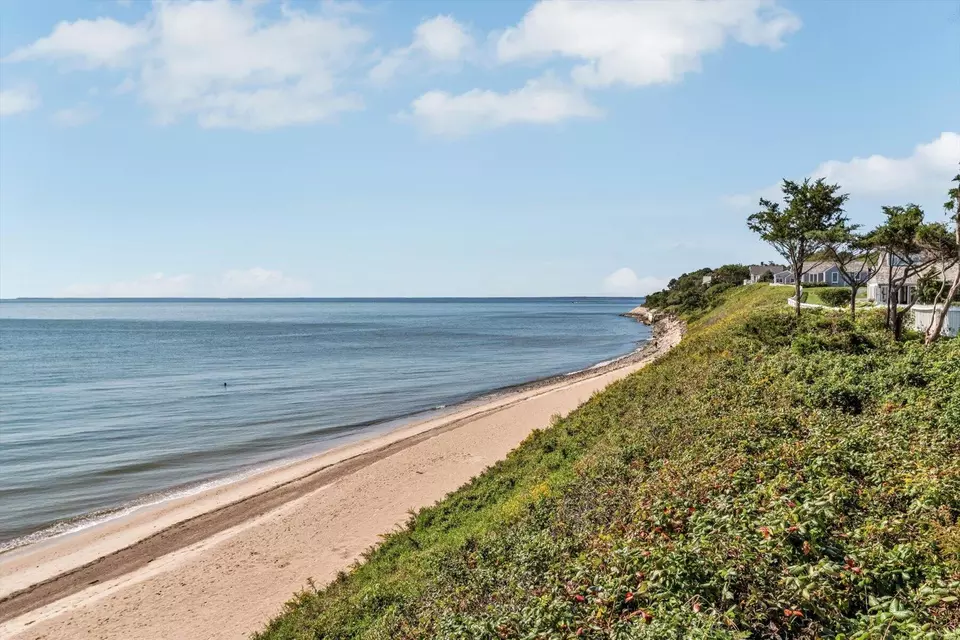 36 Brant Rock Rd, Mashpee, MA 02649 23 Photos Movoto