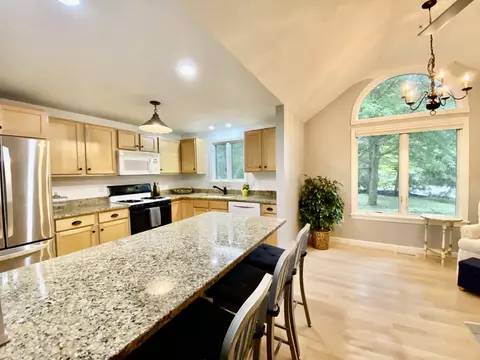 8 Executive Dr, Mashpee, MA 02649 photo 5