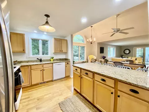 8 Executive Dr, Mashpee, MA 02649 photo 3
