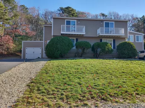 12 Heritage Dr, Bourne, MA 02532 photo 1