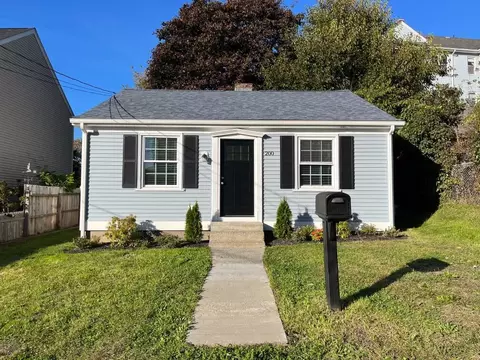 200 Griffin St, Fall River, MA 02724 photo 1