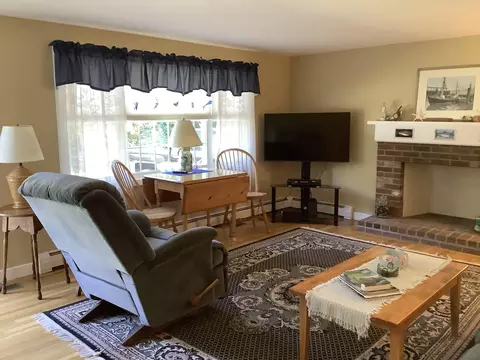 34 Silver Ln, Hyannis, MA 02601 photo 2