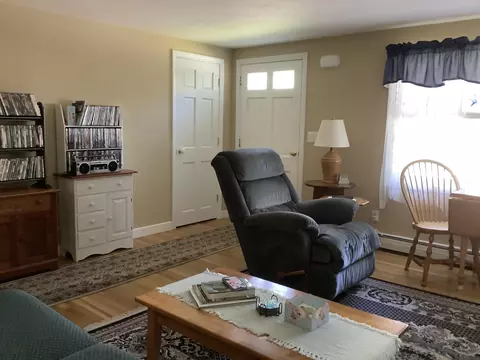 34 Silver Ln, Hyannis, MA 02601 photo 4