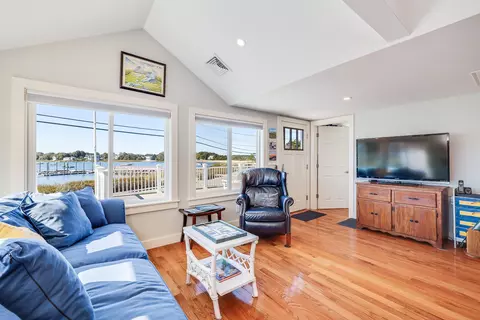 90 Circuit Ave, Pocasset, MA 02559 photo 23