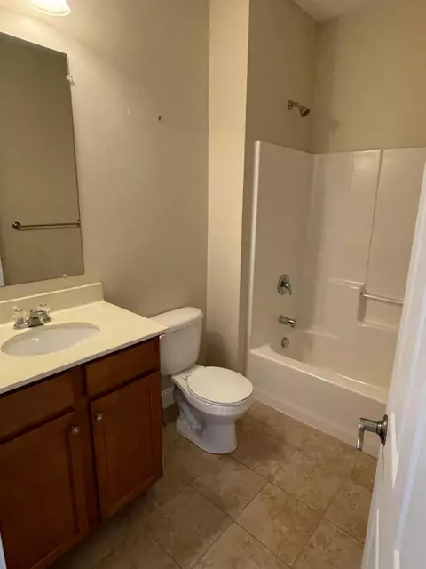 Bath - 14 Chadwick Court Ct, Mashpee, MA 02649 photo 2 of 2