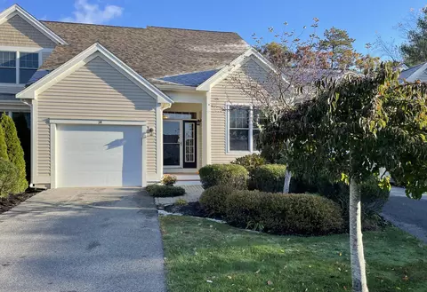Exterior - 14 Chadwick Court Ct, Mashpee, MA 02649 photo 2 of 6