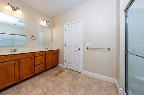 Bath - 14 Chadwick Court Ct, Mashpee, MA 02649 photo 1 of 2