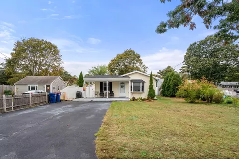 16 Monack Rd, Buzzards Bay, MA 02532 photo 2