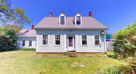 289 Bradford St, Provincetown, MA 02657