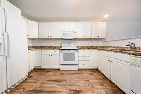 Kitchen - 6 Executive Dr, Mashpee, MA 02649 photo 1 of 3