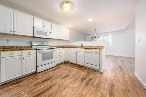 Kitchen - 6 Executive Dr, Mashpee, MA 02649 photo 2 of 3