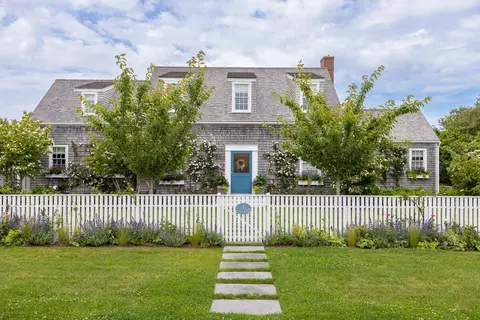 1 Cliff Ln, Nantucket, MA 02554