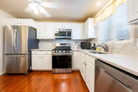 5 Beacon Ct, Mashpee, MA 02649 photo 4