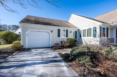 5 Beacon Ct, Mashpee, MA 02649 photo 2