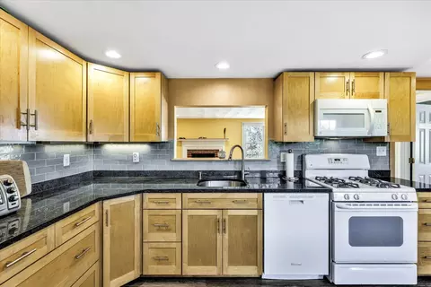Kitchen - 62 Baldwin Rd, Dennis, MA 02638 photo 4 of 8