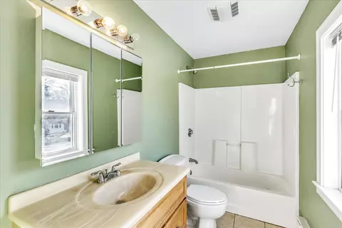 Bath - 62 Baldwin Rd, Dennis, MA 02638 photo 4 of 5