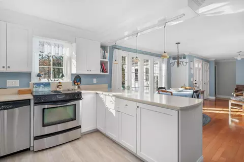 Kitchen - 2 Palomino Dr, Barnstable, MA 02630 photo 2 of 4