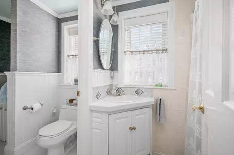 Bath - 2 Palomino Dr, Barnstable, MA 02630 photo 2 of 3