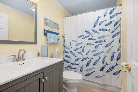 Bath - 2 Palomino Dr, Barnstable, MA 02630 photo 1 of 3