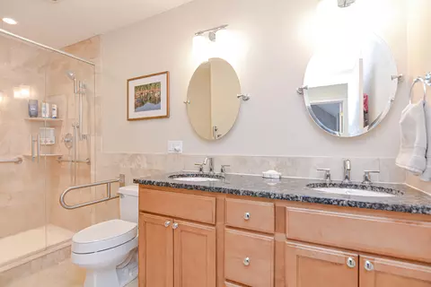 Bath - 77 Gold Leaf Ln, Mashpee, MA 02649 photo 4 of 5