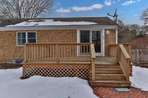 Exterior - 156 Sheaffer Rd, Centerville, MA 02632 photo 4 of 6