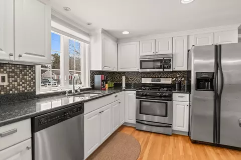 Kitchen - 156 Sheaffer Rd, Centerville, MA 02632 photo 1 of 4