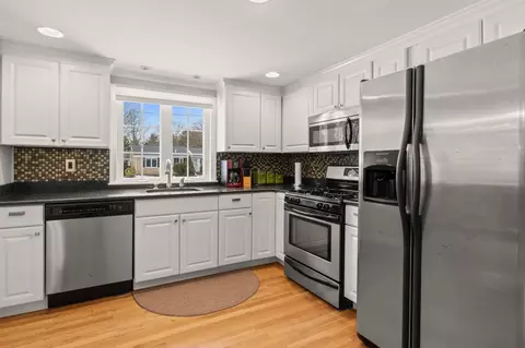 Kitchen - 156 Sheaffer Rd, Centerville, MA 02632 photo 2 of 4