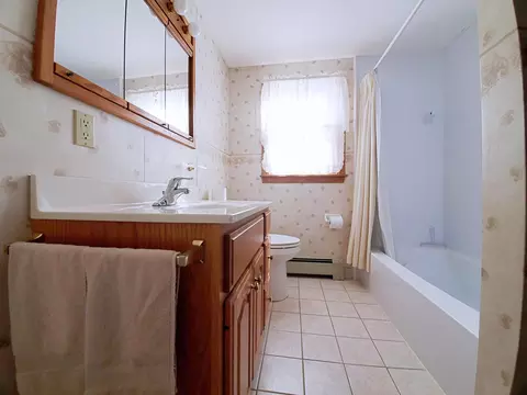 Bath - 50 Wiley Ln, Eastham, MA 02642 photo 1 of 4