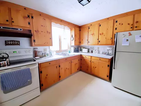 Kitchen - 50 Wiley Ln, Eastham, MA 02642 photo 1 of 8