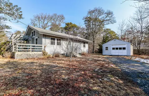 53 Forest Dr, Mashpee, MA 02649 photo 1