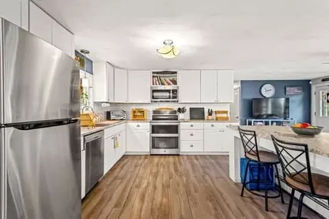 75 Barbara Rd, Raynham, MA 02767 photo 4