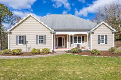 Exterior - 12 Penelope Rd, Bourne, MA 02532 photo 2 of 12
