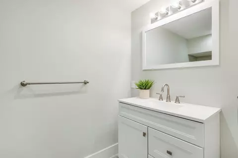 Bath - 12 Penelope Rd, Bourne, MA 02532 photo 3 of 3